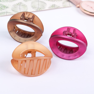 2019 new manufacturers wholesale Korean fashion hair accessories plastic pure color simple hollow out joker grip hairpin haircard