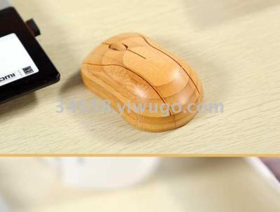 Solar mouse made of bamboo