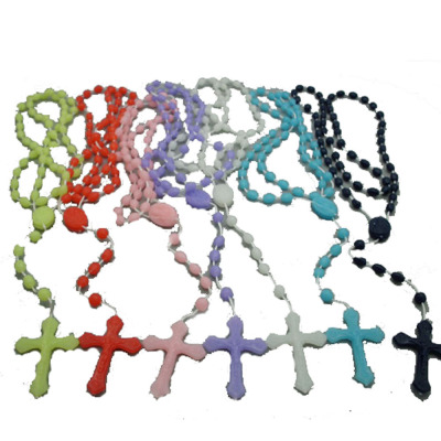 Overseas sales of glows cross necklace religious Catholic jewelry plastic glows necklace wholesale