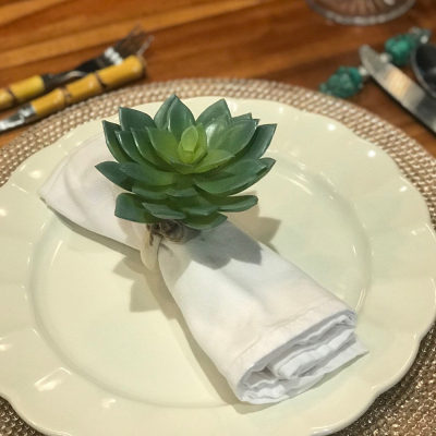 Succulent napkin ring simulates plant napkin ring