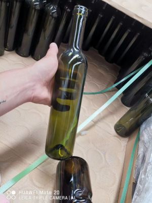 Dark green wine decanter finger decanter