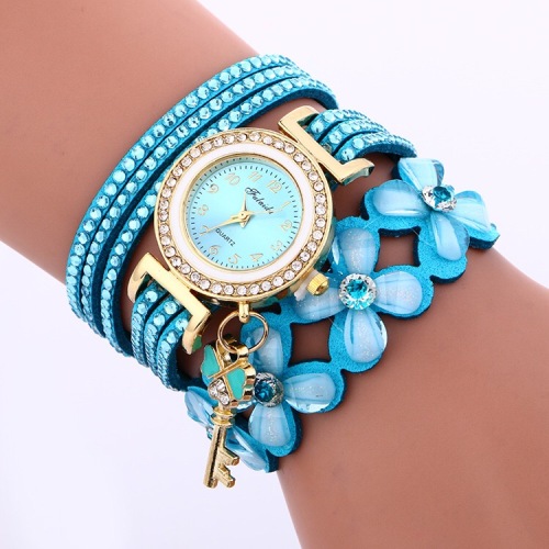 retro high quality bracelet watch new aliexpress foreign trade hot selling product women‘s four flowers korean velvet bracelet watch