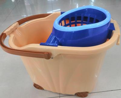 Manufacturers direct with wheel mop bucket household portable plastic wheel bucket
