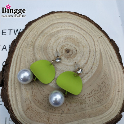 European and American foreign trade simple diamond stud green paint with pearl pendant projected people earrings factory direct sales