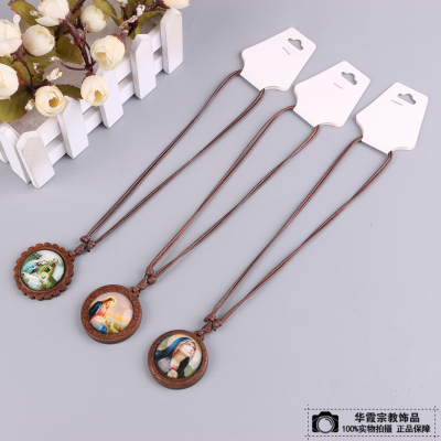 Colorful round pendant necklace of Jesus head European and American style necklaces for male and female lovers have various colors