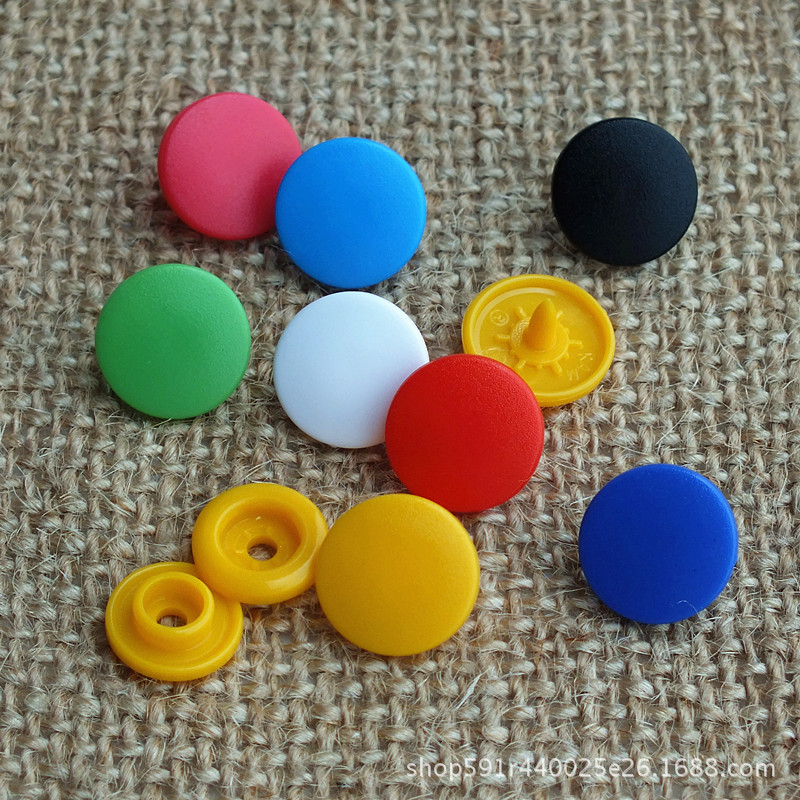 批发 华联KAM品牌T5 优质磨砂塑料四合扣 树脂纽扣 12.4mm 1000套