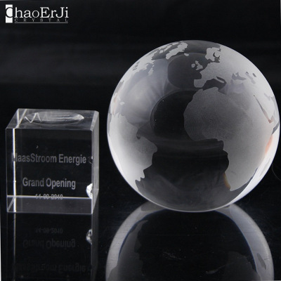 Customized to customer creative crystal ball crafts Manufacturers direct sales of a variety of transparent ball inside the ball can be customized to customer creative crystal ball crafts