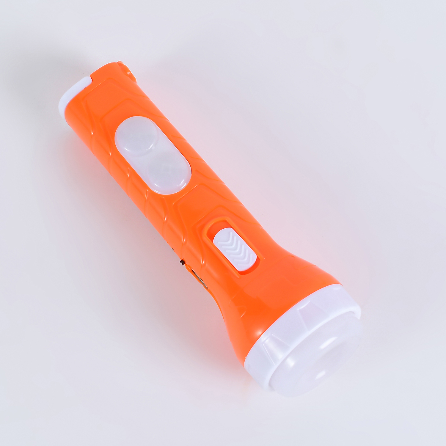 太阳能充电手电筒