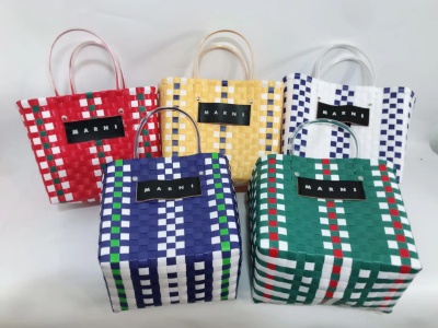 In Europe, the United States, South Korea and southeast Asia, the best-selling storage basket shopping basket hand-woven portable bath basket