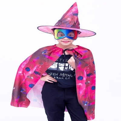 Children's Halloween caped girls perform in costume sorcerer's cape costume adult pumpkin witch's cape