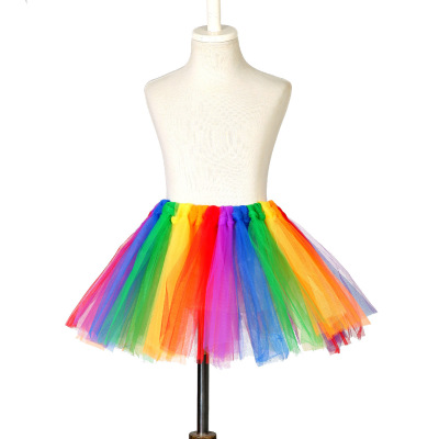 Girl's hand tied a tutu skirt