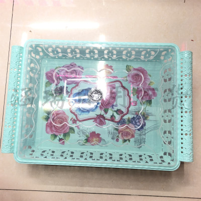Cake tray with cover