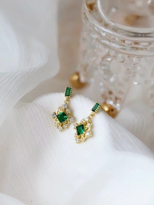 Emerald Light Luxury Micro-Inlaid Elegant Graceful Female Socialite Ear Studs Gold-Plated Silver Needle