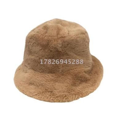 The new Japanese autumn/winter cap is a woolly warm fisherman's hat with a curly brim