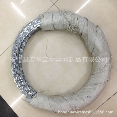 Hot sell blade barbed wire metal protection bayonet net bto-22 commonly used specifications ready to ship