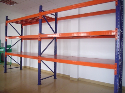 Warehouse storage shelving 