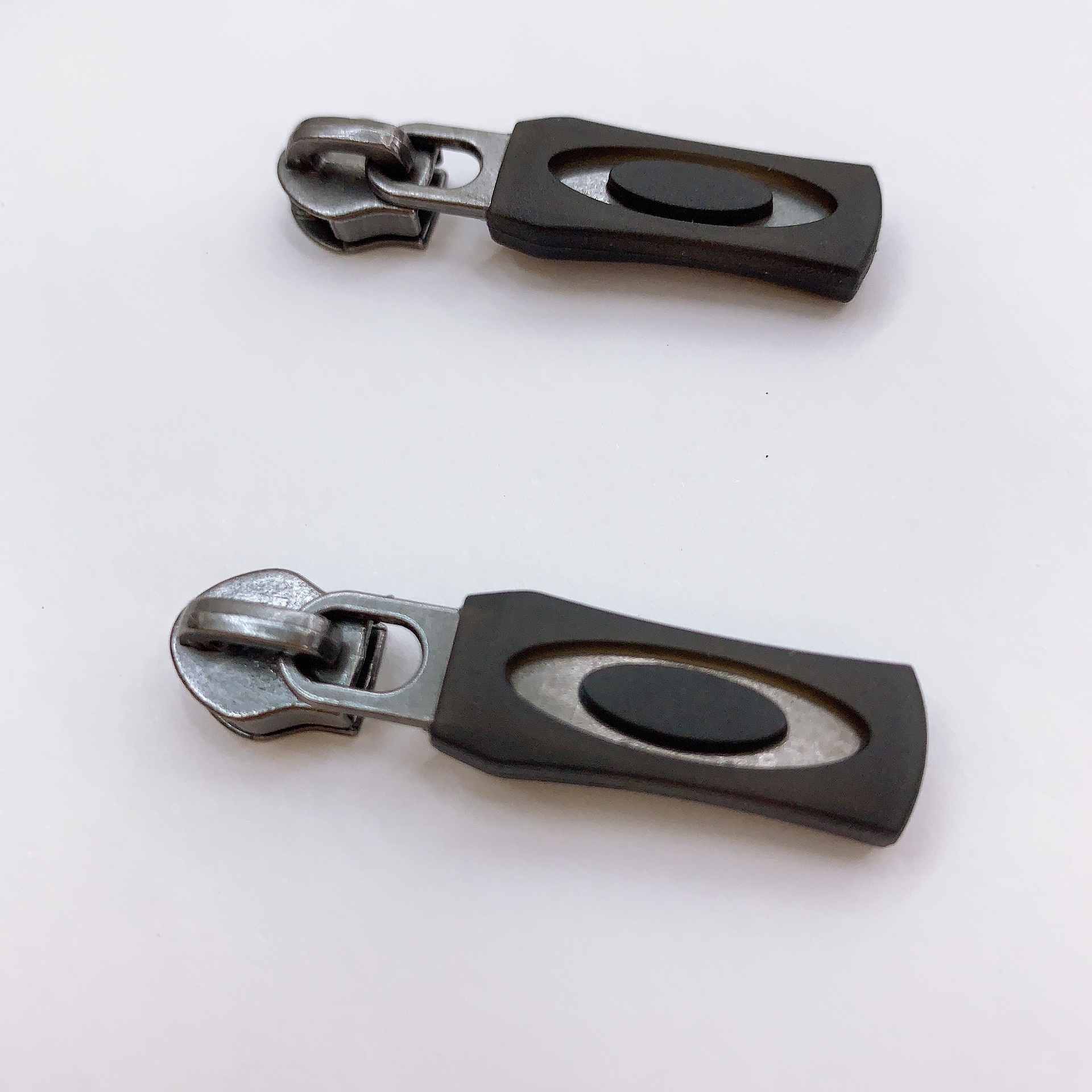 厂家直销5号尼龙拉头款式特殊  服装 鞋靴 箱包拉头  环保定制