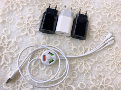 Quick charger One drag three 3u data cable. Quick charger android huawei apple general\nThe charger