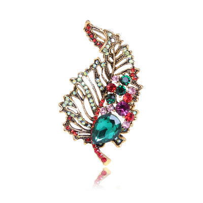 Europe and the United States hot-selling leaf hollow brooch suit with brooch brooch wholesale retro alloy set diamond brooch