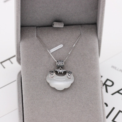 S925 retro Thai silver lucky cloud lock necklace simple and versatile fashion valentine's day gift Japan and South Korea popular accessories