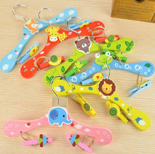 Korean Cartoon Creative Personalized Animal Series Wooden Children Pant Rack Cute Baby Clothes Hanger Toddler Pants Clip