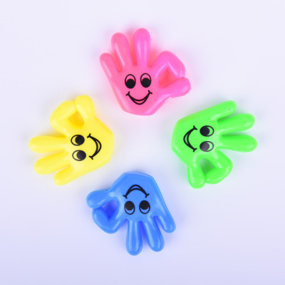 Plastic children's toy whistles kindergarten football whistles kindergarten students reward gifts educational toys