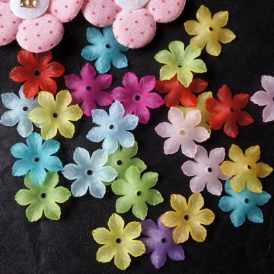 Transparent frosted colored flowers in the middle hole of the six-leaf flower beads diy children's hairpin grab frame accessory materials