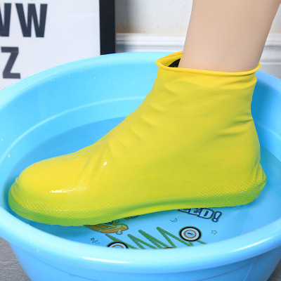 Latex waterproof rain proof sandproof shoe cover is suing travel rain travel thickened male and female students shoe cover