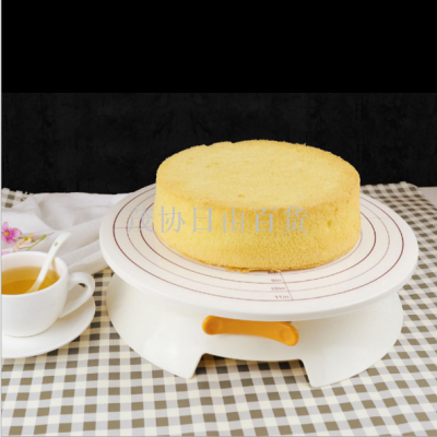 Amazon's popular bakery tools include a 12-inch turntable with a lock and a mount and a buckle to secure the non-slip cake turntable