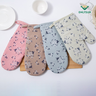 Factory Direct Sales Baking Microwave Oven Gloves Oven Baking Insulation Anti-Hot Gloves Floral Patterned Mat Set