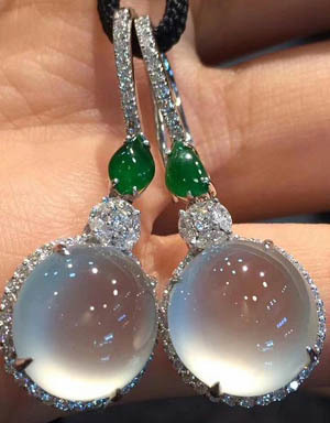 Rongyu Noble Imitation Natural Jade Chalcedony Earrings Luxury Emerald Diamond Earrings Studded with Zircon Factory Wholesale