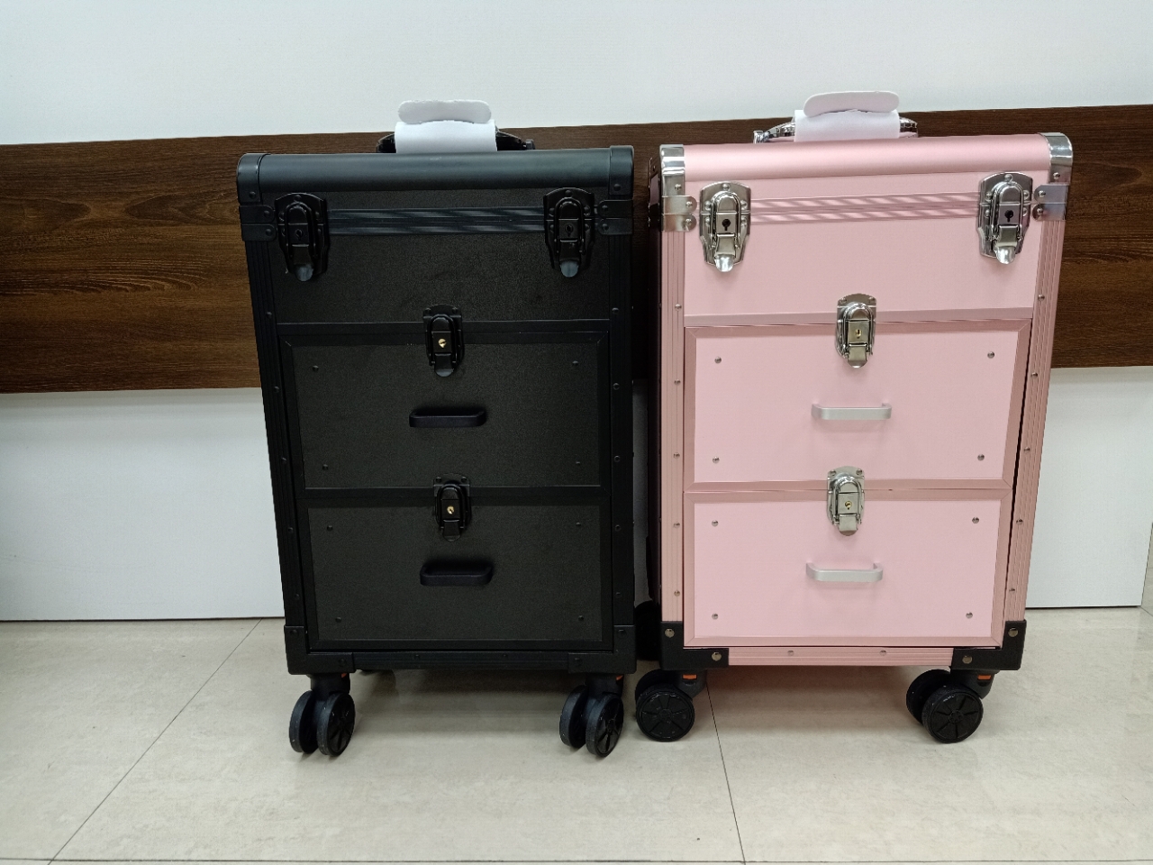 高档铝合金化妆箱女专业跟妆师拉杆多层大号容量收纳纹绣工具箱