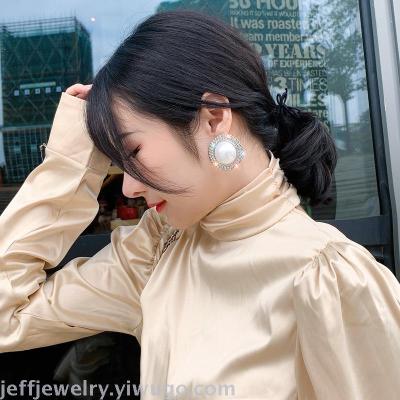 925 Silver Needle Luxury High Sense Exaggerated Pearl Large Earrings Women's Korean Internet Celebrity Elegant and Personalized Earrings Ear Studs