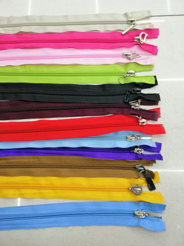 厂家直销5#尼龙开口拉链，适合任何服装铺料，价格面议