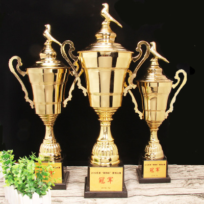 The Custom - made high - grade metal trophy wholesale pigeon trophy carrier pigeon trophy customized high - grade gold trophy quantity concessions