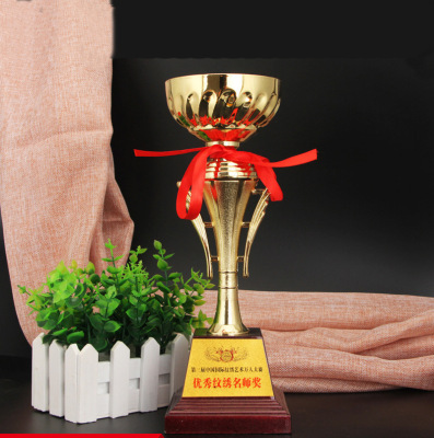 Manufacturers wholesale cup metal handicraft gifts football cup cup medal high - grade metal cup custom