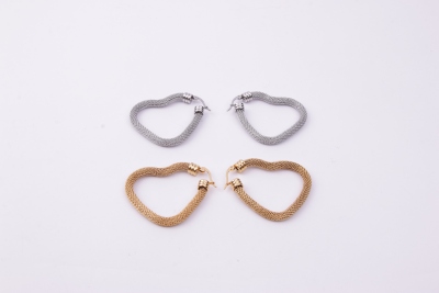 Exquisite heart-shaped long earrings stainless steel fashion earrings European and American big brand earrings