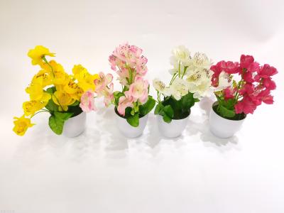 The new series of artificial flowers are matched with sakura plastic flowers for office decoration