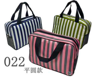 Manufacturers direct handbag outdoor large capacity sports bag storage bag makeup wash bag can also be customized