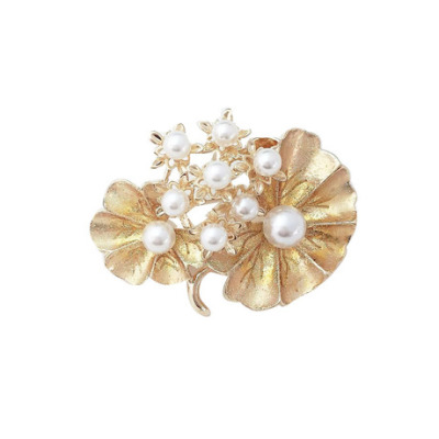 Latest Exquisite Craft Lotus Leaf Brooch Fashion Pearl Flower Scarf Buckle Elegant All-Match Flower Cutout Brooch