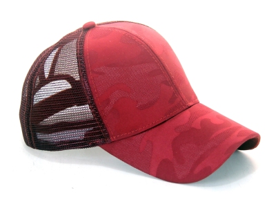 Baseball cap with camouflage pattern and ponytail cap