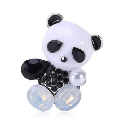New fashion hot selling cute panda brooch alloy water drill pearl animal brooch simple creative accessories