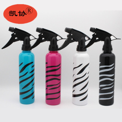 The New hand - button sprayer plastic spray head household cleaning gardening watering the plants 300 ml plastic bottle