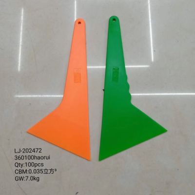 Triangular plastic scraper for cleaning scraper