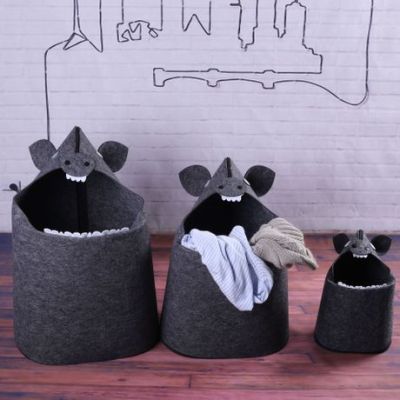 New simple cartoon creative felt storage pig - shaped bucket sundries storage basket desktop dirty clothes bucket
