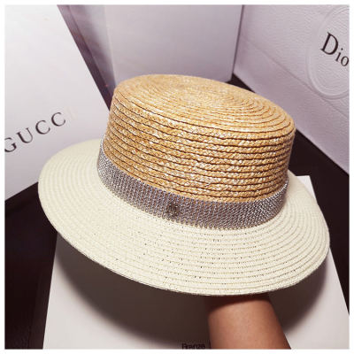 A new summer straw M standard straw hat with A flat top