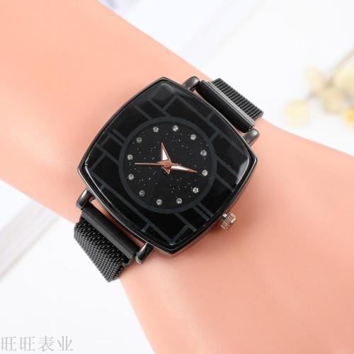 foreign trade hot sale magnet quartz watch personality square diamond women‘s watch fashion student online red watch wholesale