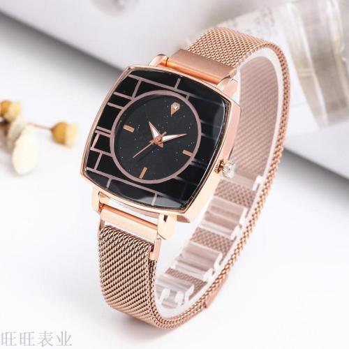 Foreign Trade Hot Sale Magnet Quartz Watch Personalized Square Diamond Women‘s Watch Fashion Student Online Red Watch Wholesale