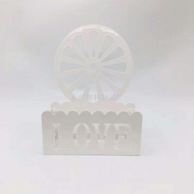 P018 LOVE plastic wall hanging