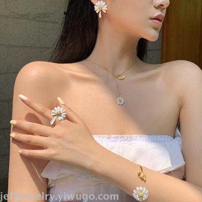 2020 New Trendy All-Matching Fresh Daisy Painted Flower Stud Earrings Rings of the Same Style Necklace for Women